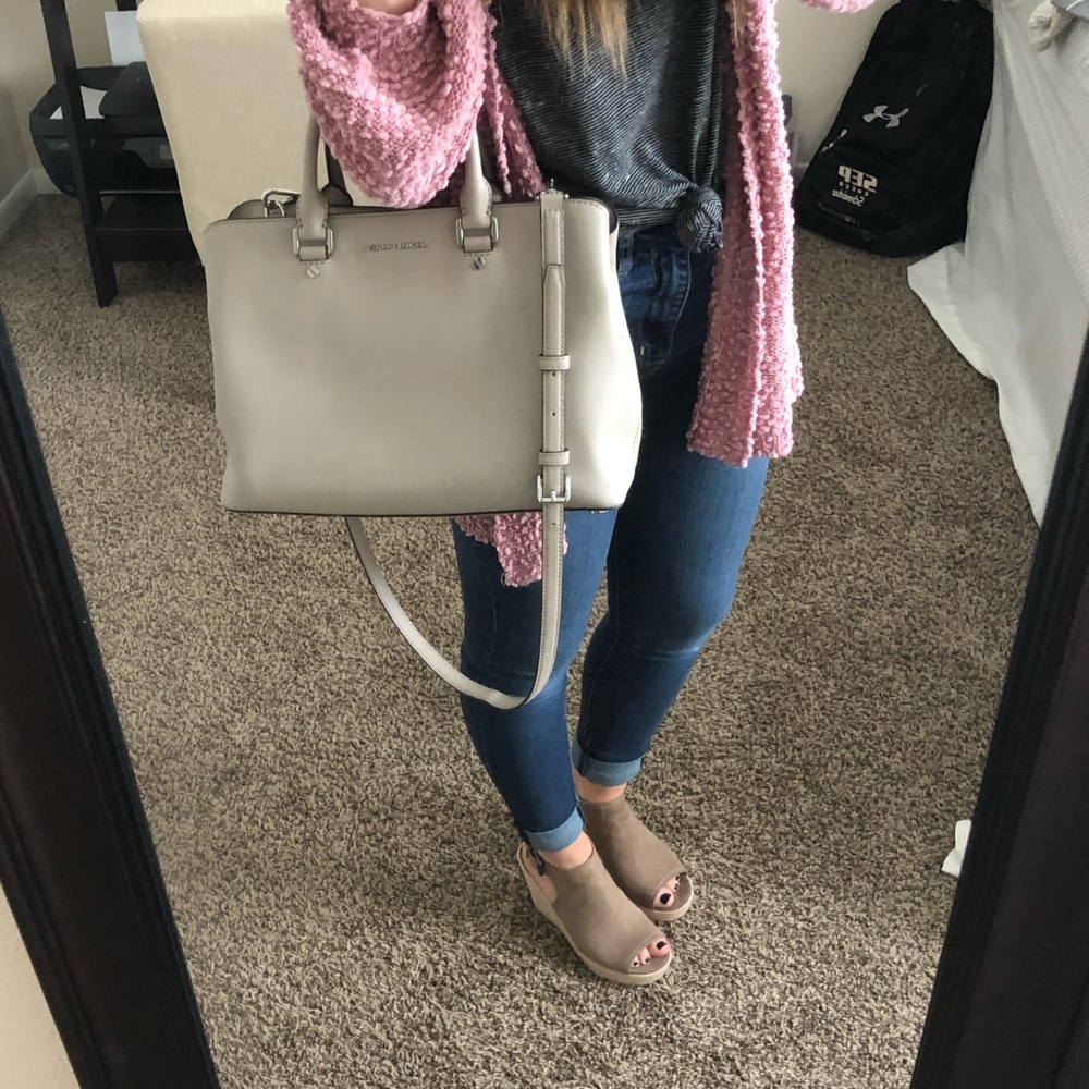 Michael Kors purse/ cross body.
